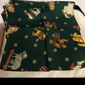 Vtg Cloth Napkins Wilton Court Christmas Set of 12,  100% Cotton 16”x16” Sq.